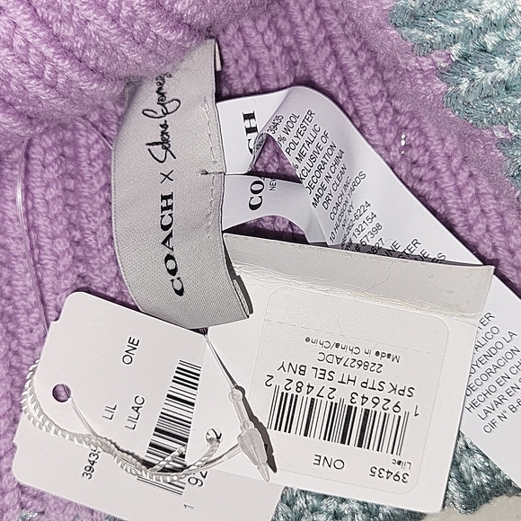 Guess x Selena Gomez Bunny 🐰 Hat and scarf bundle ✨️ Rare. - Picture 3 of 9